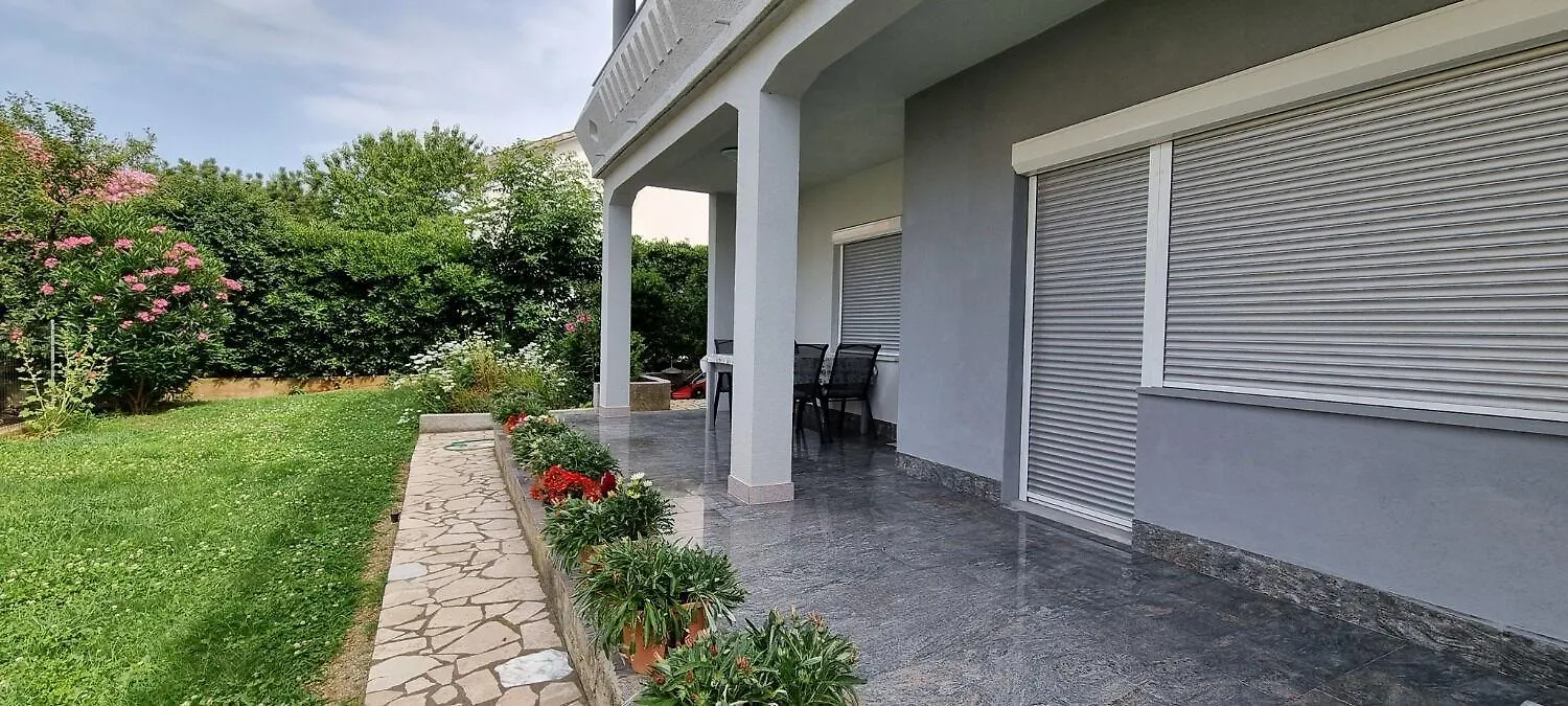 Apartments Pana Silo  Croatia